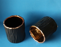 Et Stk. Skjuler, flot  lille Sort /kobberfarvet. Keramik. Ø 7,5 cm Højde 8 cm. Til lille blomst eller til fyrfadslys.